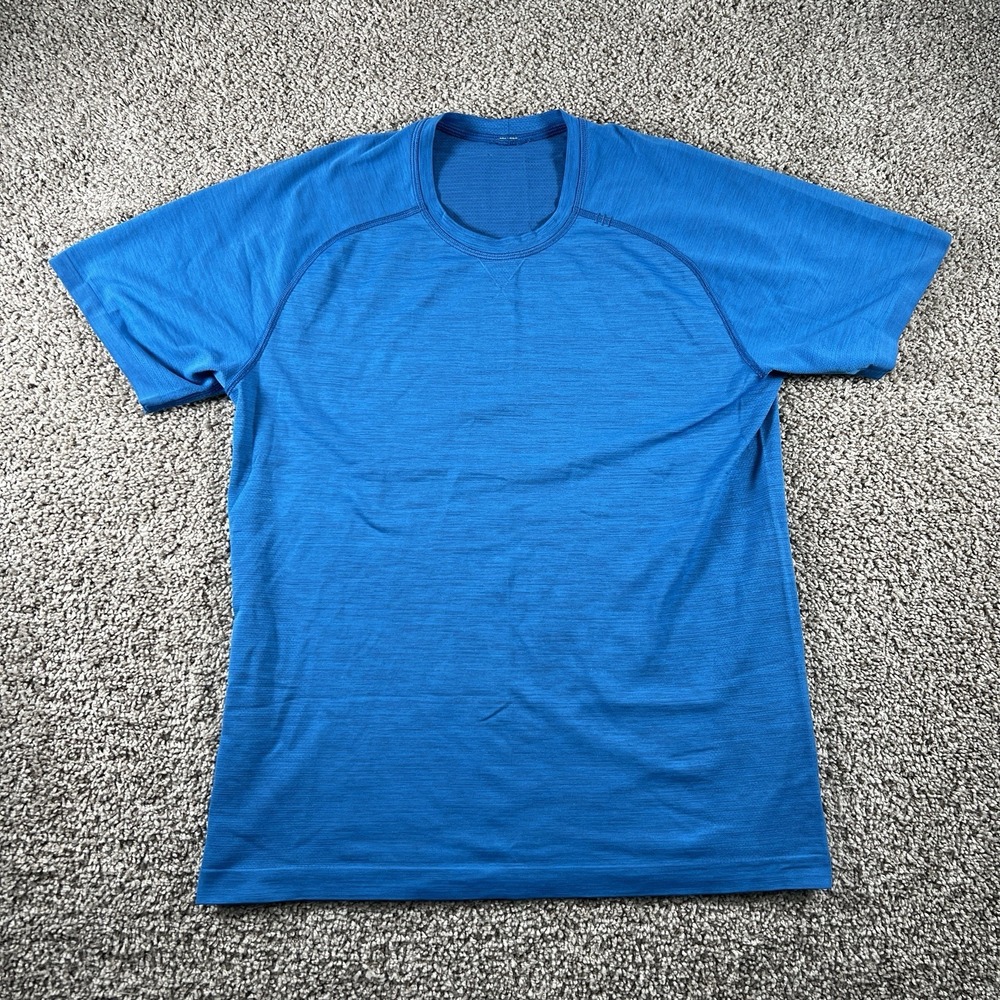Lululemon Shirt Men Medium Light Blue Active Metal Vented Lightweight Breathable